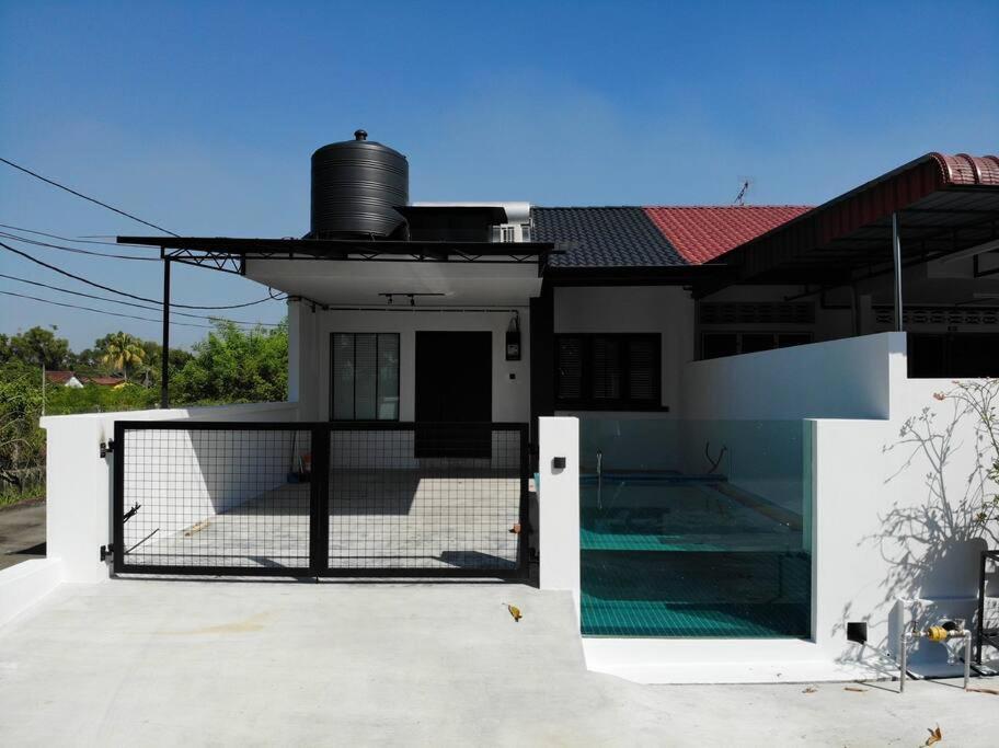 Zen Retreat Glass Pool Villa Taiping Eksteriør billede
